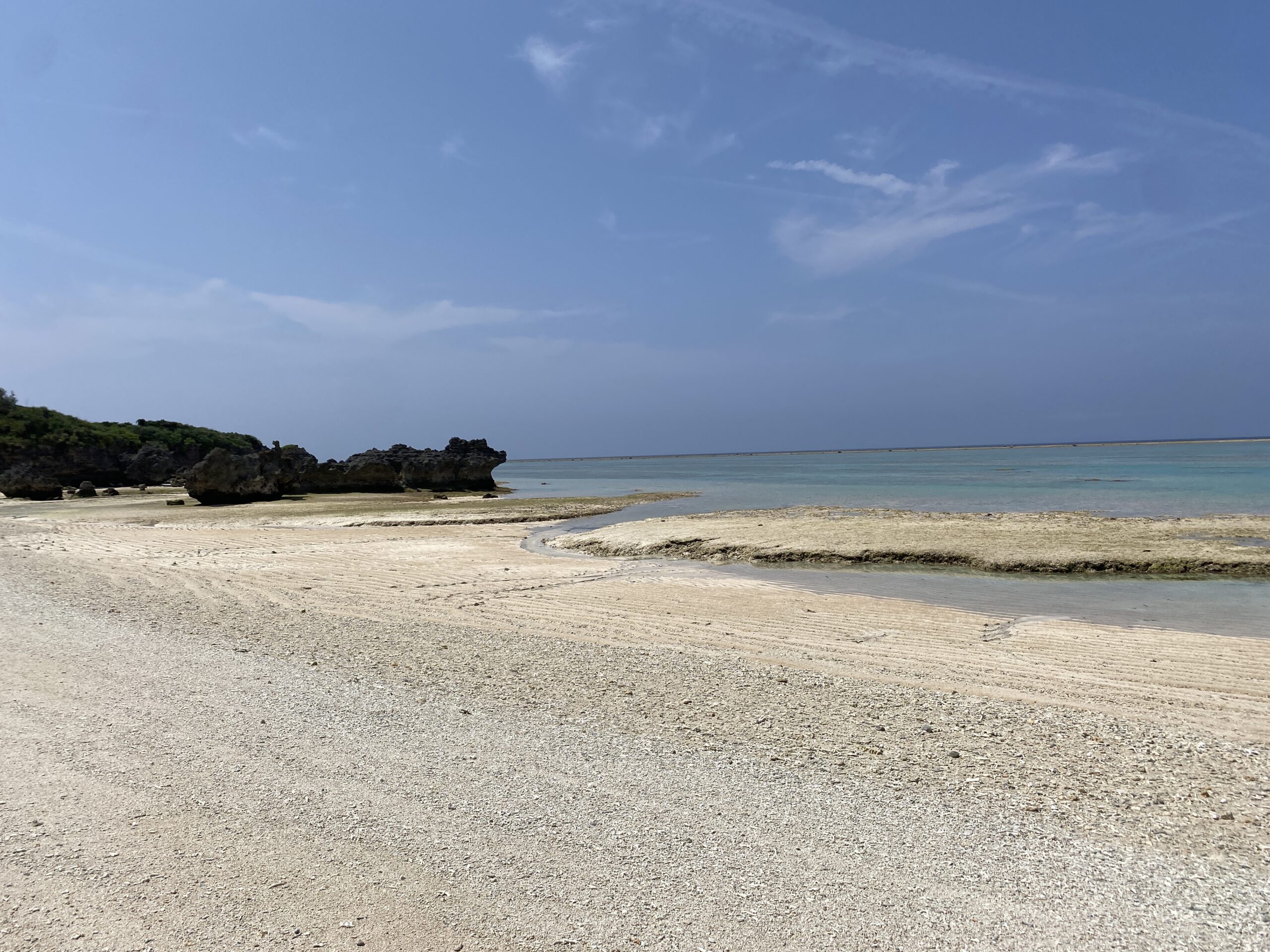ヨロン島で陸からマイクロアトールが見れる「黒花海岸」 | ヨロンFun